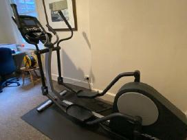 Elipsinis treniruoklis Life fitness X1 Go