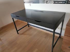 Ikea darbo stalas 131x60 su 2 stalčiais – 41 €