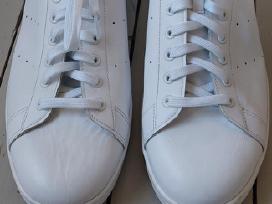 Parduodu Adidas Stan Smith kedus 55 dydžio.
