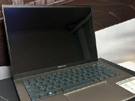 Asus Zenbook 14 Oled / i5-1240p / 8gb RAM / 512gb