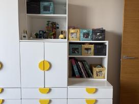 Ikea vaikų kambario spintelės ir lentynos