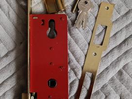 Spyna