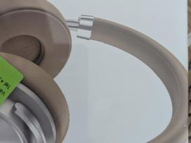 Lenovo ausines