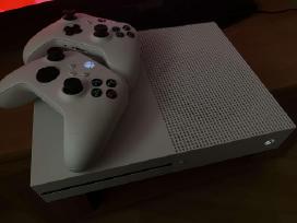 Xbox one s 780gb (1tb modelis)+controllers & games