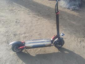 Paspirtukas Cyclone