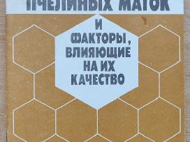 Knyga bitininkams „Bičių motinėlių vystymasis“.