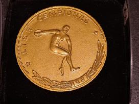 Medalis dėžutėje Ltsr čempionas. 1961