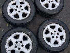 Opel zafira 4 padangos 195/65 R15 su ratlankiais