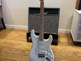 Fender stratocaster standard