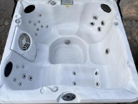 Sūkurinė vonia Jacuzzi