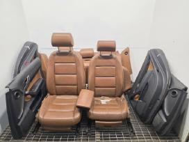 Audi A6 C6 odinis salonas komplektas sėdynės
