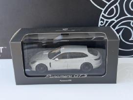 Porsche Panamera Gts 1:43