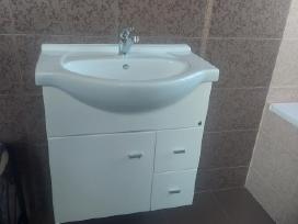 Pakabinama vonios spintelė su praustuvu (60 cm.)