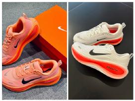 Nauji Nike Vomero Plus bėgimo batai įvairių dydžių