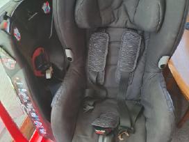 Automobiline kedute su platforma Maxi-cosi axiss