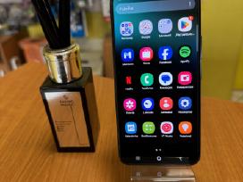 Samsung S22 /black/ 128gb Su Garantija