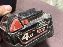 Milwaukee m18 4ah su defektu baterija