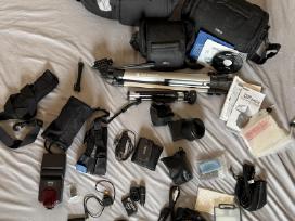 Dslr fotoaparatas Nikon D90 su objektyvais