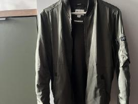 Puiki Pull & Bear Striukė
