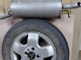 Parduodu Toyota Yaris padangas ir naują duslintuvą