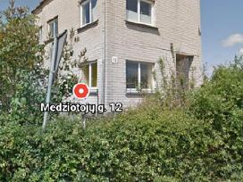 Mūrinis dviejų aukštų namas
