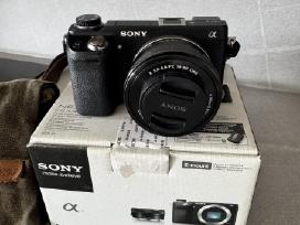 Sony Nex-6 fotoaparatas su objektyvu E16-50mm