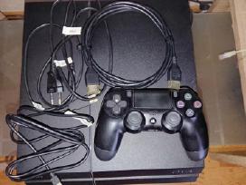 Playstation 4 su žaidimais ir krepšiu