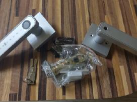 Išmanioji elektroninė Tuya spyna-spragtukas durims