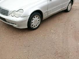 Parduodu mercedes-benz dalis