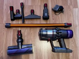 Dyson V11