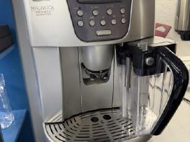 Delonghi Magnifica kavos aparatas su pieno talpa