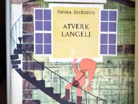 Atverk langelį. Žaislinė knygelė