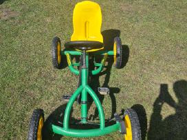 Berg Jonh Deere minamas keturatis