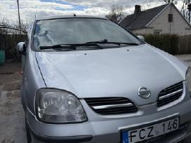 Nissan almera tino