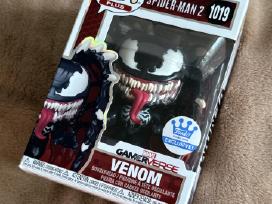 Funko pop marvel, venom, one piece.