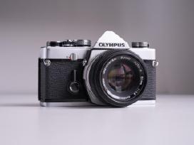 Juostinis fotoaparatas Olympus Om-1 ir objektyvai