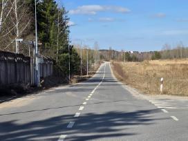 8 ha sklypas veiklai su dalinai betono danga.