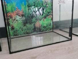 Parduodami naudoti akvariumai