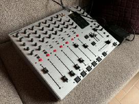 Parduodamas Behringer Dx1000 Mixeris