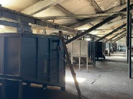 Medienos drožlių iškrovimo bunkeriai su srai