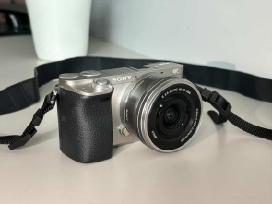 Sony A6000 fotoaparatas