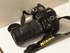 Nikon D80 su objektyvu Sigma 18-125 (Dc 3,5 - 5,6)