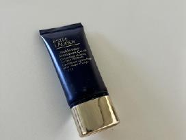 Este Lauder Double Wear Camouflage pudra