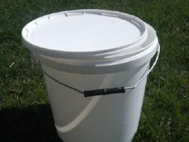 Plastikiniai kibirai 20l