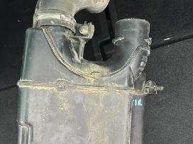 Renault Laguna Oro įsiurbimo rezonatorius