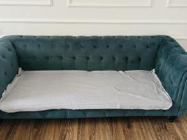 Žalia sofa