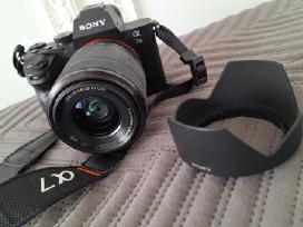 Sony a 7ii su sony Fe 3.5-5.6/28-70 objektyvu
