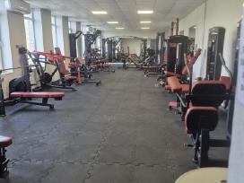Parduodamas sporto salės inventorius,treniruokliai