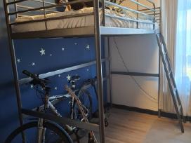 Aukšta metalinė ikea lova
