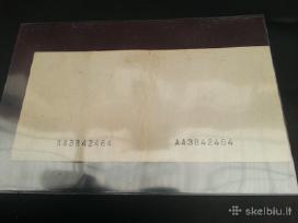 Pirksiu bruokotu banknotu ar monetu